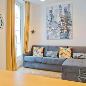 Fully Renovated Historic In Heart Mouffetard Apartment